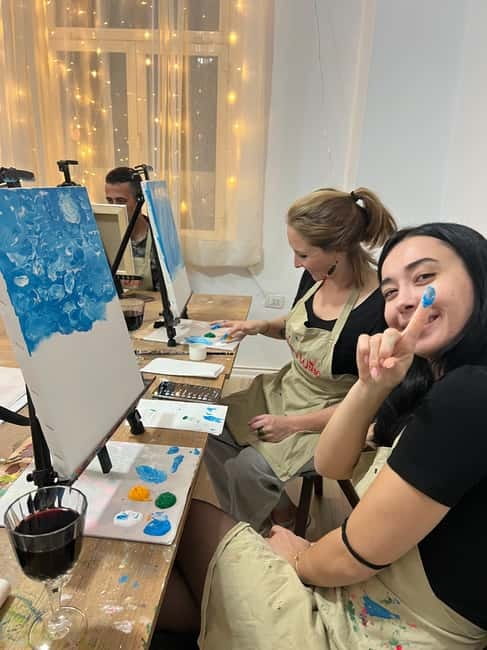 Art & Wine in Tirana - Create Your Souvenir With Us - Choosing between canvas and tote bag