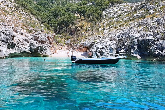 Boat trip to the National Park and Grama Bay - Setting off from Vlore toward Haxhi Ali Cave