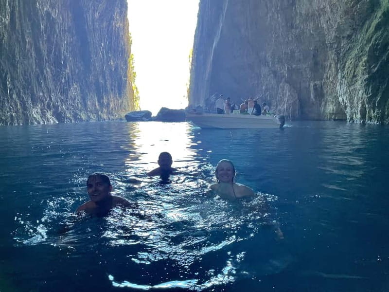 Bristan Bay Speedboat Tour Vlore - Bristan Bay brings a relaxed mid-tour break