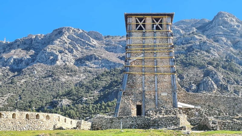 Durres/Golem: Kruja Castle & Bazaar with Traditional Lunch - Museums, views, and your hour of free time