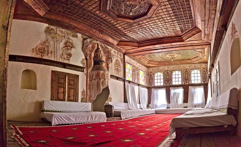 From Tirana: Full-Day Trip to the UNESCO-Listed Gjirokastra - Pickup in Tirana and the road south