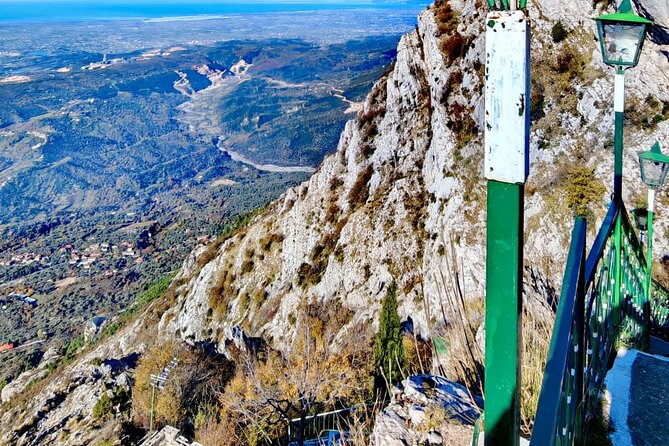 From Tirana: Kruja City and The Castle with Tour Guide - Guide Quality and Group Size