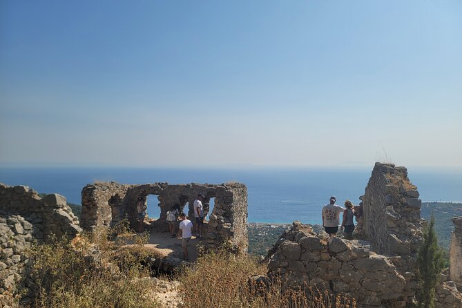 From Vlora: Llogara, Porto Palermo & Himarë - Who should book this experience