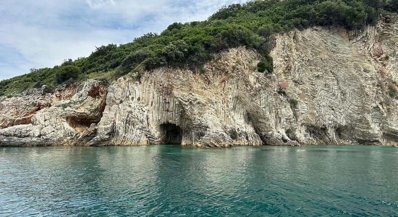 Group Tour 7 stops Saranda to Krorez Free Drink and Umbrella - What to bring for a more comfortable day