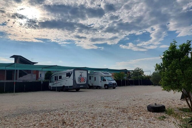Happy Camping Berat - The bar, morning food, and small comforts
