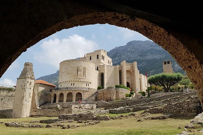 Kruje - Day Tour by ADRIATIK TOURS LLC - Meeting George Kastrioti at the Skanderbeg Museum
