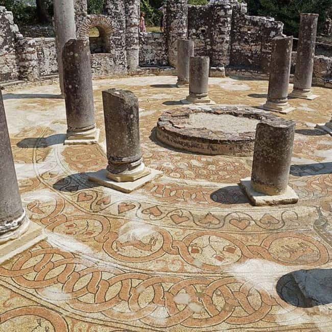 Lekuresi Castle-Ksamil-Butrint - Lekuresi Castle and the view above Saranda