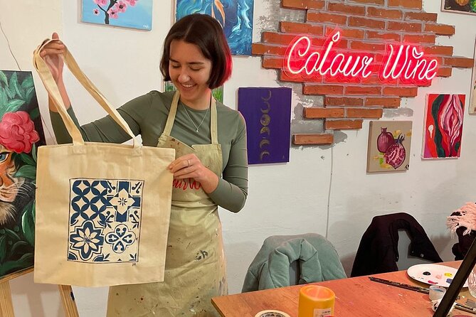 Painting on Tote Bags Workshop with Welcome Drink - Painting With Water-Resistant Fabric Paint