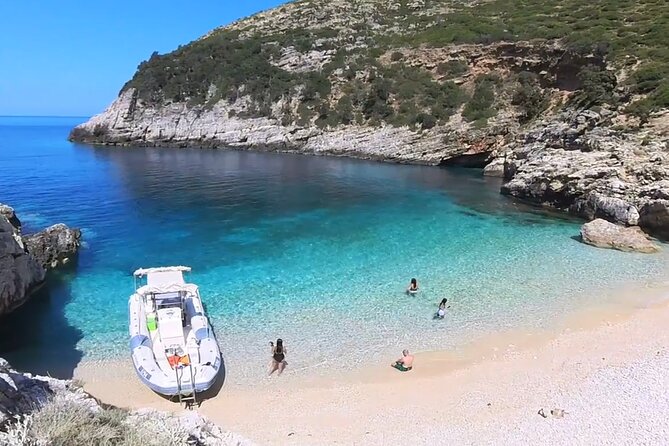 Private 6 H Boat Dafina Bay & Bear's Bay - Key things to know before you book