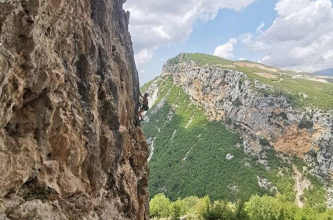 Private Climbing Belayer Experience - Lake Bovilla makes a fine climbing classroom