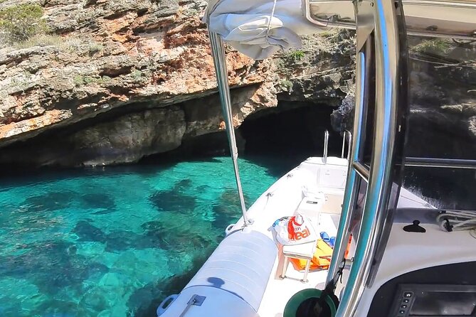 Private Full Day Boat Expedition to Grama Bay - Llovizi Bay and the Seal Monk Cave