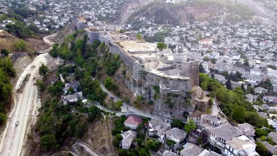 RED LINE: VIP daily tour with SUV: Vlore-Gjirokaster-Permet - The road to Benja and Përmet