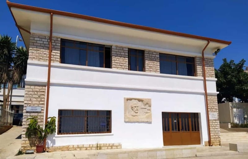 Saranda: 2.5-hour walking tour around the city - Walking the promenade beside the Ionian Sea