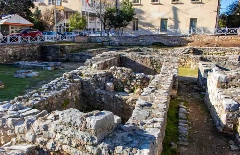 Saranda: 2.5-hour walking tour around the city - The café pause and what you should budget