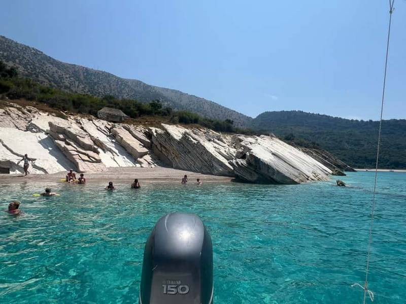 Saranda: Boat tour to 7 destinations end snorkeling - The final call