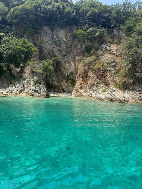 Saranda: Boat tour to 7 destinations end snorkeling - Gremina, Kakome, and Soldiers Bay