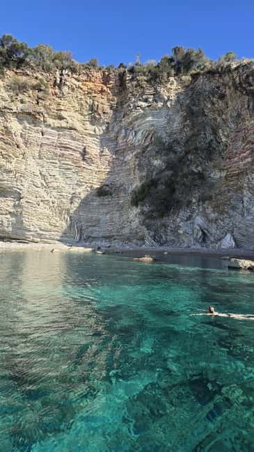 Saranda:Boat Tour to Kroreza with snorkelling,&umbrellas - Starting at Limani Harbour in Saranda