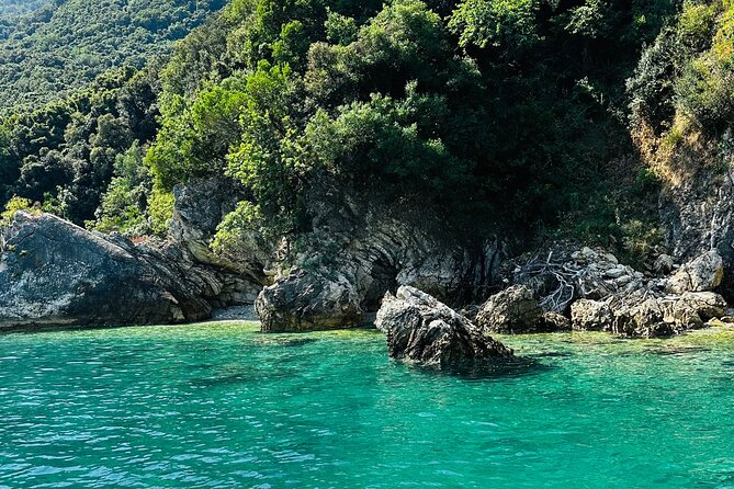 Saranda Boat Trip to Hidden Bays and Kroreza with snorkelling - Turtle’s Cave: A Brief Cave Visit