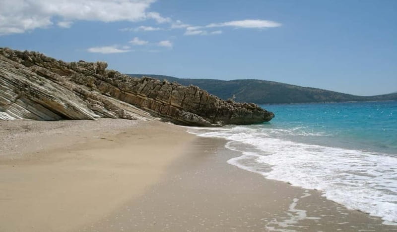 Sarandë: Boat Tour at Kroreza & Hidden Caves with Snorkeling - Music, speed, and the character of the ride