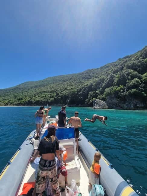 Sarande : Private boat tour to Krorëza beach & local tasting - What the Private Format Adds