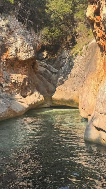 Sarandë Seascape: Coves, Cliffs & Caribbean-Blue-Water Bays - Kepi i Qefalit and its wave-cut arch