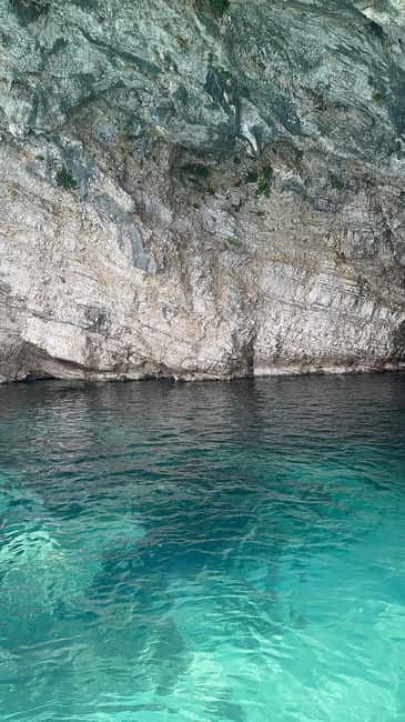 Sarandë Seascape: Coves, Cliffs & Caribbean-Blue-Water Bays - Kroreza Beach, the main event