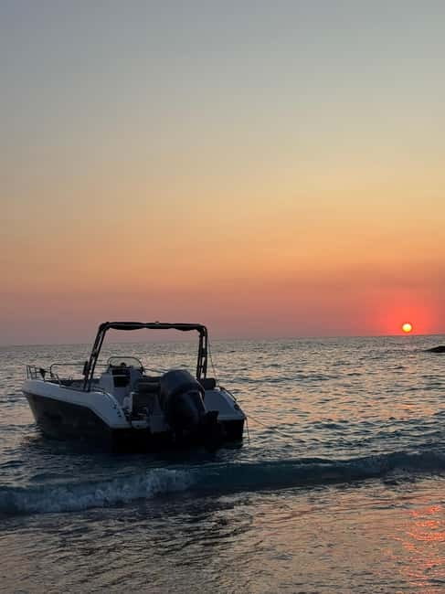 Sarandë: Sunset boat tour with local wine - Key points at a glance