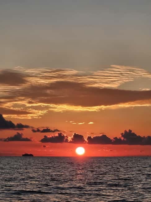 Sarandë: Sunset boat tour with local wine - Final verdict: book it for a lively, good-value sunset