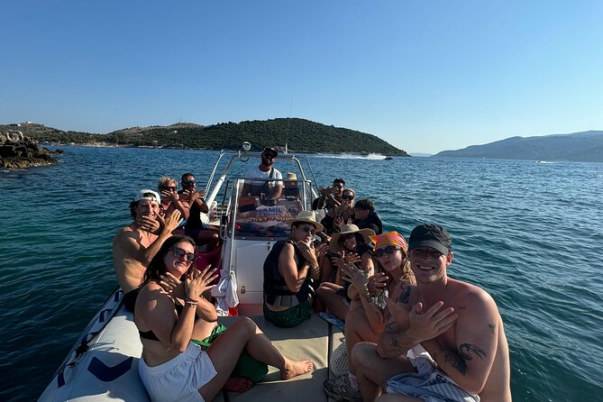 Speedboat Tour Swimming in the Five Island of Ksamil - The five-island run and its changing views