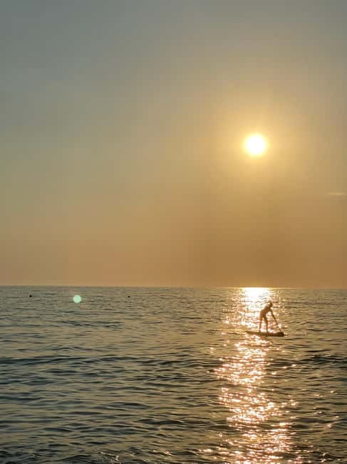 Sunset kayak/Sup tour - Lukova tiny caves and Secret beaches - The first 30 minutes along the white-stone coast