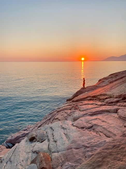 Sunset kayak/Sup tour - Lukova tiny caves and Secret beaches - Sunset views that reward patience