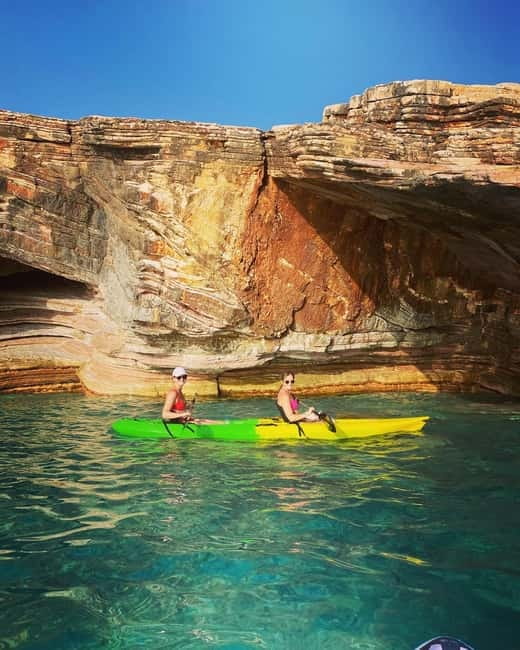 Sunset kayak/Sup tour - Lukova tiny caves and Secret beaches - The 20-minute paddle back