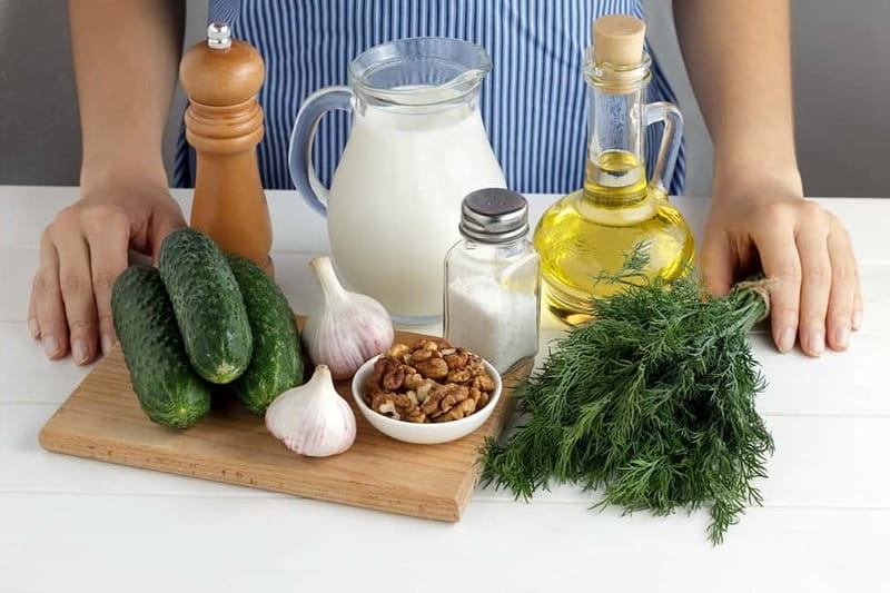 The secrets of Albanian cuisine: cooking lesson in Tirana - Meeting Sindi and getting started