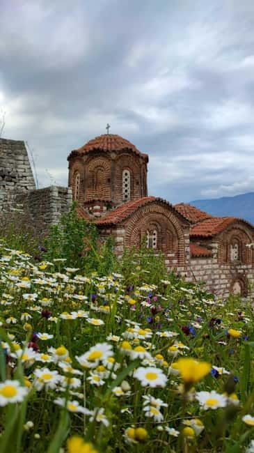 Tirana / Durrës: Berat UNESCO City & Karavasta National Park - Berat Castle gives the day its historic center