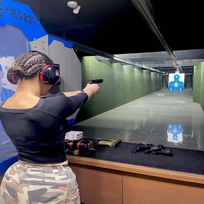 Tirana: Poligon Shooting Range with Gun & Transport - The shooting itself and the target result