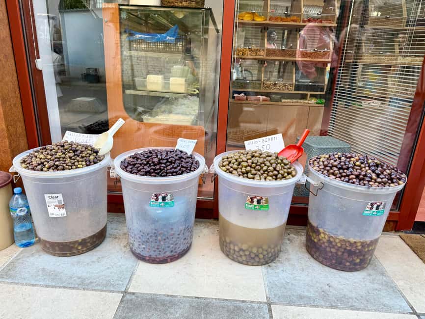 Tirana: Taste the City’s 15+ Flavours, One Bite at a Time - What the guides add to the experience