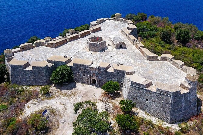 Tirana to Ksamil and Saranda Bus - Comfort, group size, and expectations