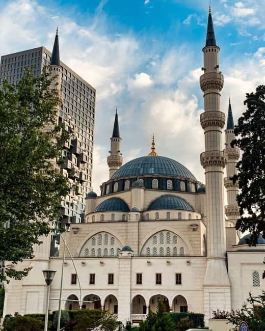 Tirana Walking Tour & Dajti Mountain with Cable Car Included - Why this Tirana and Dajti combination works