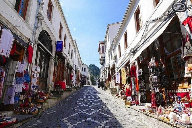 Visit the City of Gjirokastra - The drive and arrival from Saranda