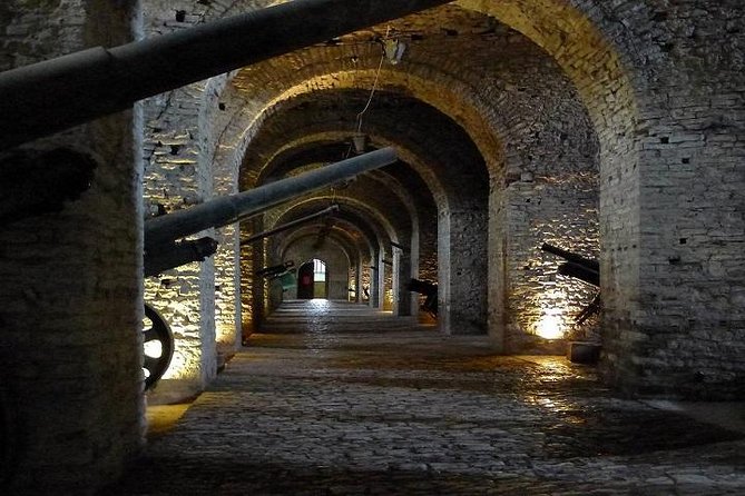 Visit the City of Gjirokastra - Free time for your own look around