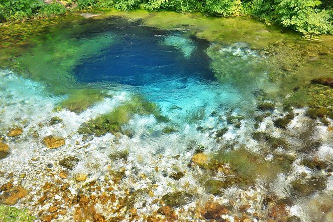Visit The National Park of Blue Eye & Lekuresi castel - Walking into the Blue Eye