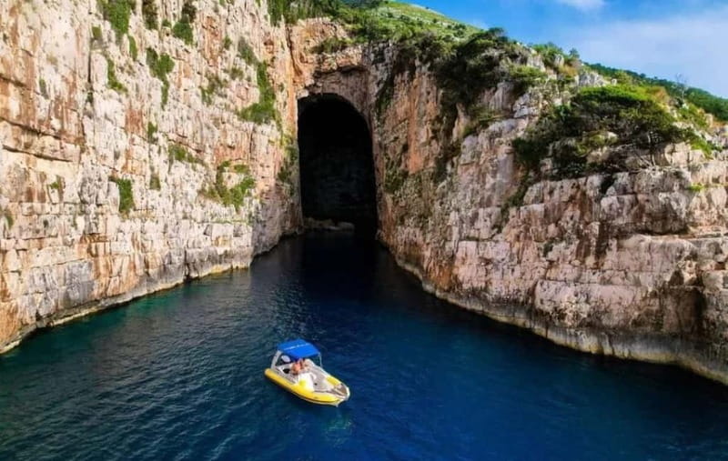 Vlora, Karaburun and Sazan Island Boat Day Tour - Karaburun beaches: the best chance to swim