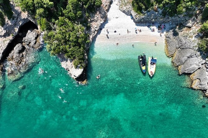 Vlore Speedboat Tour to Haxhi Ali Cave - A fast start from central Vlore