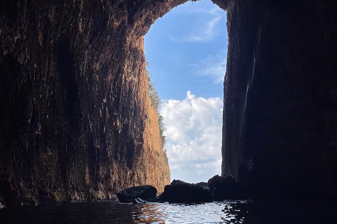 Vlore Speedboat Tour to Haxhi Ali Cave - What the guides add to the day