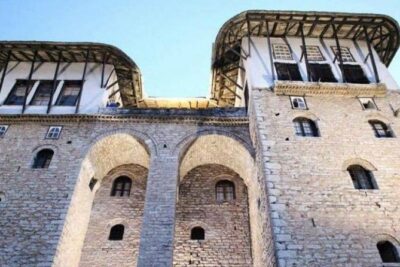Walking Tour Baazar – The Argjiro Castle – Zekate house