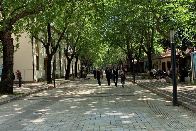 Walking Tour of Tirana - The National Gallery and art under dictatorship